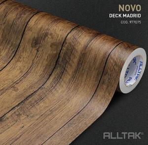 DECOR WOOD DECK MADRID 1,22 Composição do produto  Frontal: PVC super calandrado 160µm (micra) para os madeiras e demais 150µm (micra).  Adesivo: Acrílica Aquosa Permanente  Liner “papel protetor”: Papel Couché 140g siliconado Largura 1,22m LINEAR 4x0   