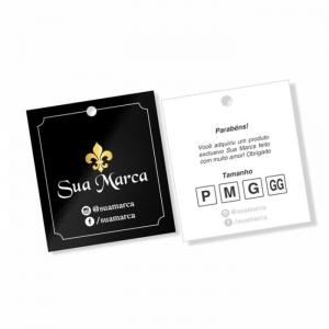 Tags couchê 250g 4x5cm 4x1 verniz UV frente corte reto 
